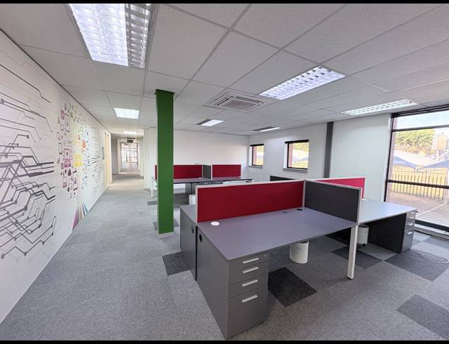 424M² OFFICE TO LET IN MIDRIDGE PARK